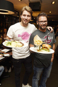 Pinktober Aktion im Hard Rock Cafe Berlin