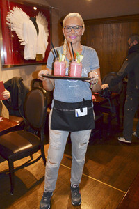 Pinktober Charity 'Server For A Day' in München