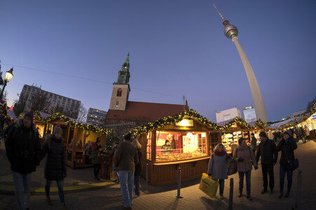 Weihnachtsmarkt am Alexanderplatz in Berlin