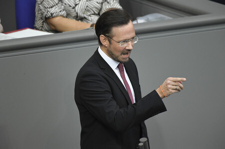 90. Sitzung des Deutschen Bundestages in Berlin