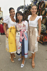 Regines Damenwiesn beim Oktoberfest 2025 in München