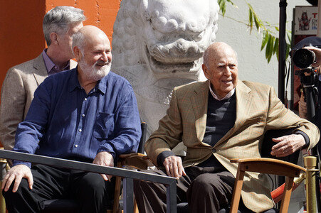 Hand and Footprint Ceremony mit  Carl und Rob Reiner in Los Angeles