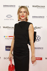 Goldene Bild der Frau 2025 in Hamburg