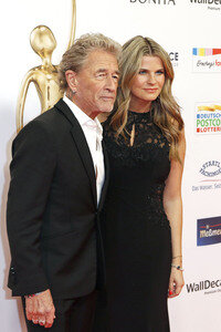 Goldene Bild der Frau 2025 in Hamburg