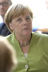 Angela Merkel besucht ein Altenheim in Paderborn