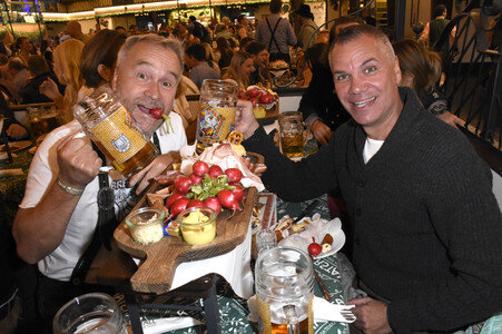 Welt der Wunder Wiesn Treff im Marstall Festzelt auf dem Oktoberfest 2018 in München