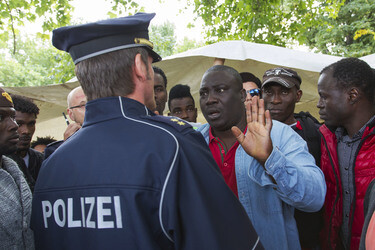 Flüchtlinge protestieren am Kreuzberger Oranienplatz, Berlin
