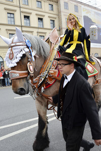 Trachten- und Schützenzug 2015 in München