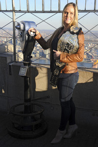 Holly Holm und Miesha Tate besuchen das Empire State Building