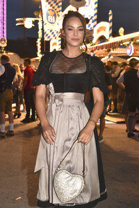 Almauftrieb beim Oktoberfest 2025 in München