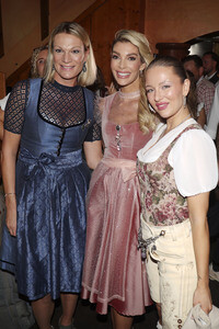Cathy Hummels Wiesn-Bummel beim Oktoberfest 2026 in München
