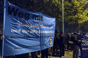 Kundgebung gegen Naziversand, Berlin