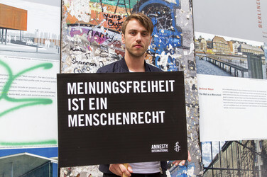 Bildtermin von Amnesty International zum Thema Meinungsfreiheit in Berlin