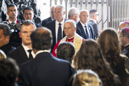 Papst Leo XIV. in der Kathedrale St. Maria von Almudena in Madrid