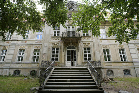 XXII. Rohkunstbau/Ausstellung 'Zwischen den Welten - Between the Worlds' in Roskow