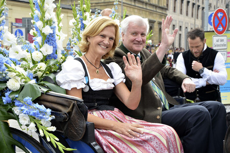 Trachten- und Schützenzug 2015 in München