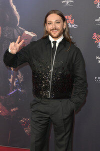 Filmpremiere 'Song Sung Blue' in Berlin