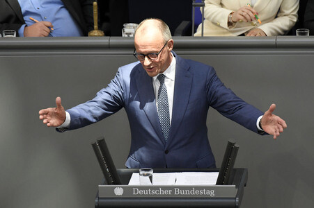 64. Sitzung des Deutschen Bundestages in Berlin