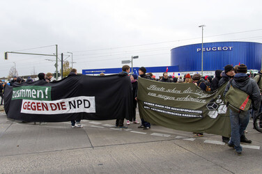 Gegen-Demo zur Neonazi-Demo gegen Flüchtlinge, Berlin