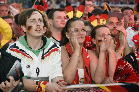 Fans beim UEFA-Fußball-Europameisterschaft 2016 Spiel Deutschland gegen Polen in Berlin