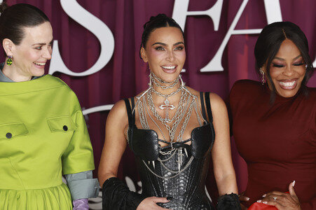 Serienpremiere 'All's Fair' in London