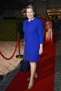 Theaterpremiere 'Der eingebildet Kranke' und 90. Geburtstag von Dieter Hallervorden in Berlin