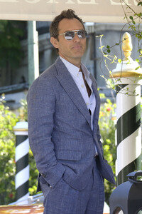Ankunft von Jude Law am Hotel Excelsior, Internationale Filmfestspiele von Venedig 2025
