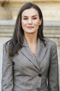 Königin Letizia von besucht die Universität Alcalá in Alcalá de Henares