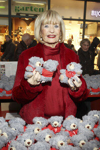 22. Charity Teddybären Verkauf in Hamburg