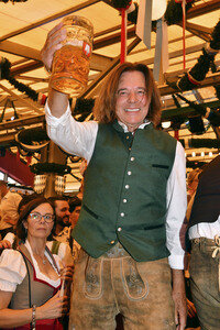 Wiesn Anstich im Schottenhamel Festzelt auf dem Oktoberfest 2025 in München