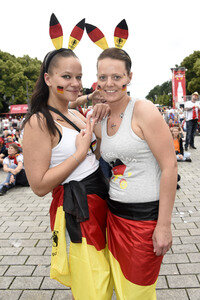 Fans beim UEFA-Fußball-Europameisterschaft 2016 Spiel Deutschland gegen Polen in Berlin