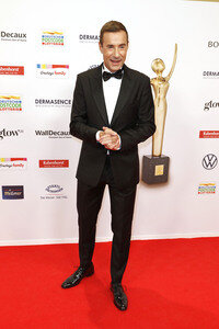 Goldene Bild der Frau 2025 in Hamburg