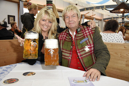 'Schatzi Designer Dirndl' Wiesn-Treff beim Oktoberfest 2017 in München