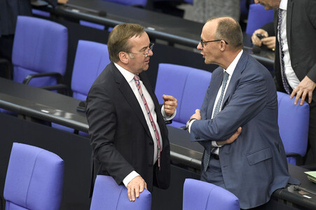 64. Sitzung des Deutschen Bundestages in Berlin