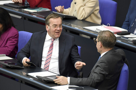 64. Sitzung des Deutschen Bundestages in Berlin