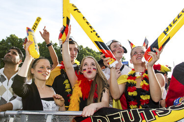 WM-Fanmeile beim Spiel Deutschland gegen Portugal, Berlin