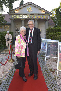 Theaterpremiere 'Der eingebildet Kranke' und 90. Geburtstag von Dieter Hallervorden in Berlin