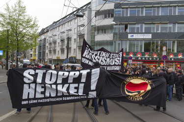 Demonstration vor dem Privathaus von Innensenator Henkel, Berlin