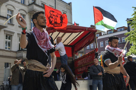 Demonstration der Gruppierung Jugendwiderstand in Berlin
