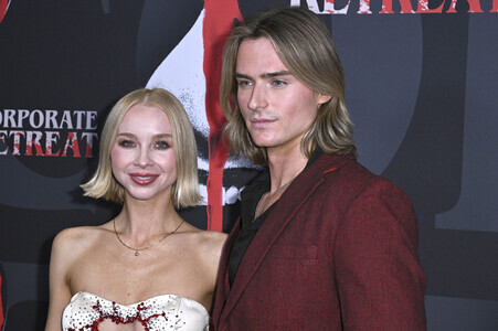 Filmpremiere 'Corporate Retreat' in Burbank