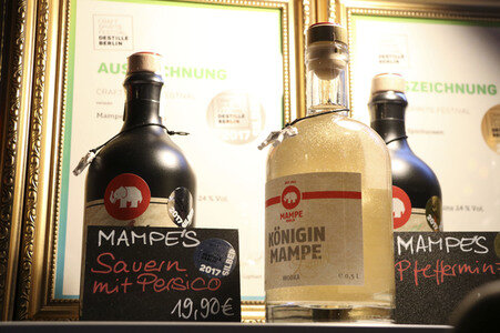 Pressekonferenz der Wodka Marke Königin Mampe in Berlin
