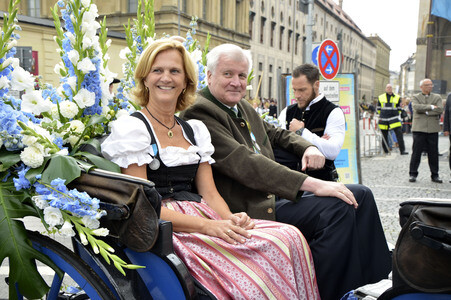 Trachten- und Schützenzug 2015 in München