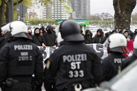 Demonstrationen gegen den AfD Bundesparteitag in Köln
