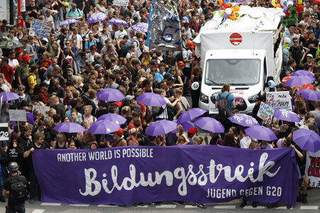 Demonstration 'Bildungsstreik - Jugend gegen G20' in Hamburg