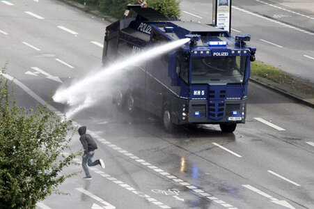 '#BlockG20 – colour the red zone!' Demonstration in Hamburg