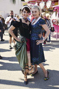 Damen-Wiesn 2015 von Unternehmerin Regine Sixt auf dem Oktoberfest in München