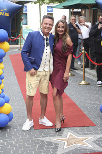 Ehrung von Stefan Mross mit Stern auf dem 'Walk of Fame' des Europa-Parks in Rust