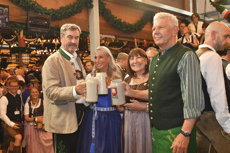 Wiesn Anstich im Schottenhamel Festzelt auf dem Oktoberfest 2025 in München