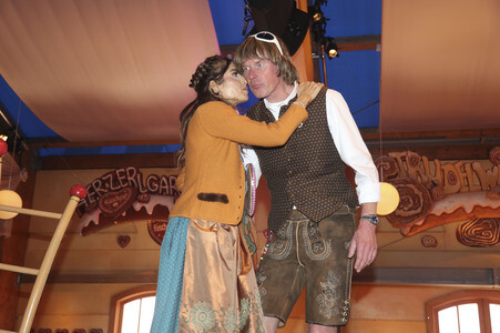 Cathy Hummels Wiesn-Bummel beim Oktoberfest 2026 in München