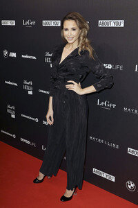 Lena Gerckes Christmas Dinner Party 2017 in Hamburg